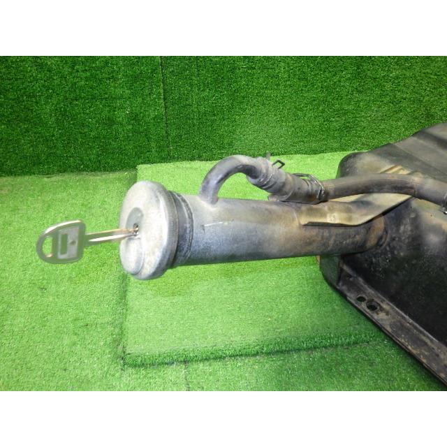 キャリィ V-DD51T フューエルタンク    鍵付き 浮き付 89101-51FF0  8208 | キャリイ | 01