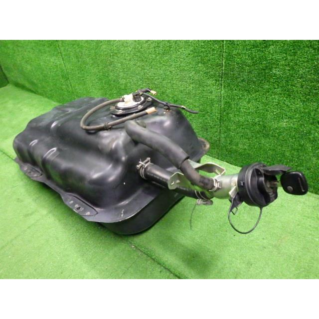 NT100クリッパー EBD-DR16T フューエルタンク    ポンプ付/ 17201-4A00K 17020-4A01G 8305 |  | 01