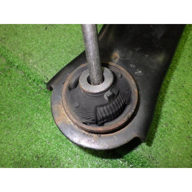 セレナ DBA-NC26 左Fロアアーム    49,220キロ物 54501-5TA0A 54501-EN00B 8567 | セレナ | 03