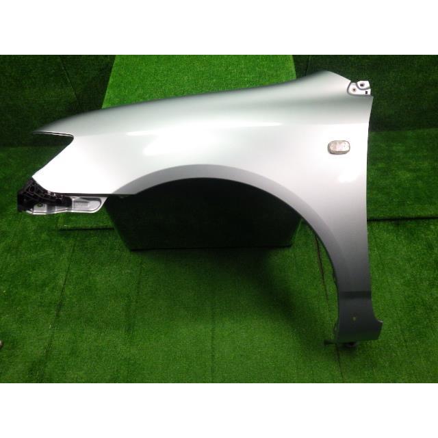 カローラフィールダー CBA-ZZE122G 左Fフェンダー 8Q6 水色  スポ穴有 53812-13120  8758 | 