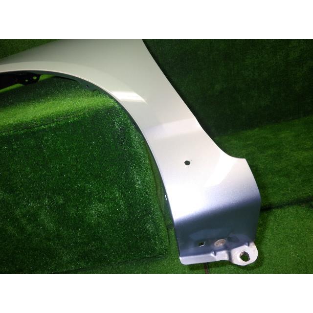 カローラフィールダー CBA-ZZE122G 左Fフェンダー 8Q6 水色  スポ穴有 53812-13120  8758 |  | 03