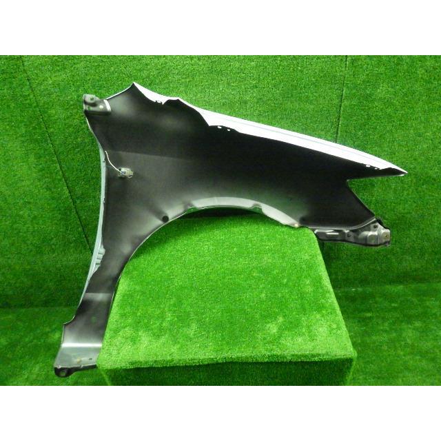 カローラフィールダー CBA-ZZE122G 左Fフェンダー 8Q6 水色  スポ穴有 53812-13120  8758 |  | 04