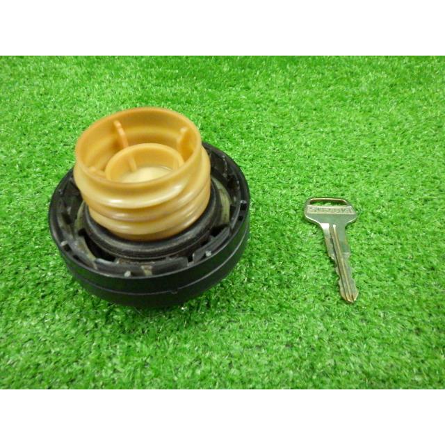 キャリィ EBD-DA65T 燃料キャップ    カギ付 89260-67H00  8873 | キャリイ | 01