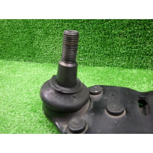 ボルボ 60シリーズ LDA-FD4204T 左Fロアアーム       8898 |  | 01