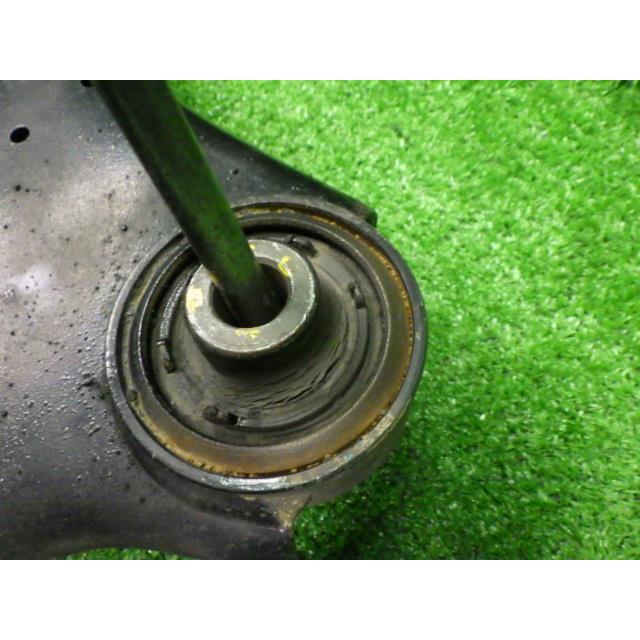 ボルボ 60シリーズ LDA-FD4204T 左Fロアアーム       8898 |  | 02