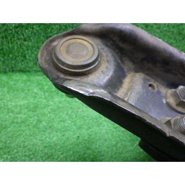 キャリィ LE-DA63T 左Fロアアーム    テンションロッド付 45202-77A10 45202-77A11 8944 | キャリイ | 03