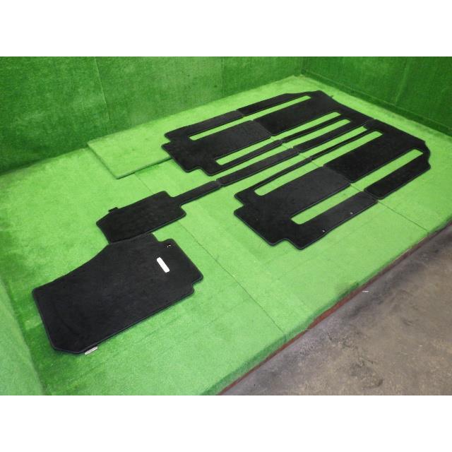 セレナ 5AA-GFNC27 フロアマット    運転席欠品   8994 | セレナ | 01