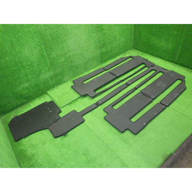 セレナ 5AA-GFNC27 フロアマット    運転席欠品   8994 | セレナ | 02