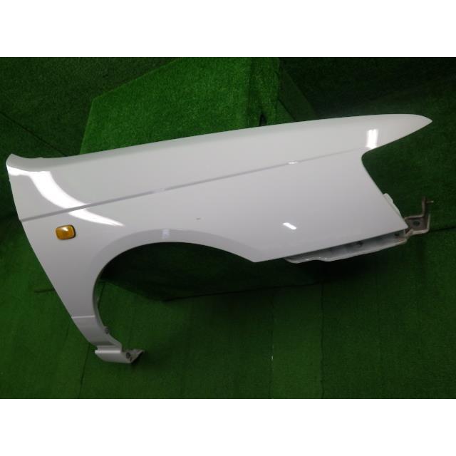 ブルーバード GF-ENU14 右Fフェンダー QM1 白   63100-8E030  9072 |  | 01