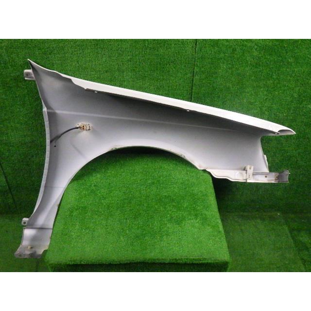 ブルーバード GF-ENU14 左Fフェンダー QM1 白   63101-8E030  9072 |  | 02