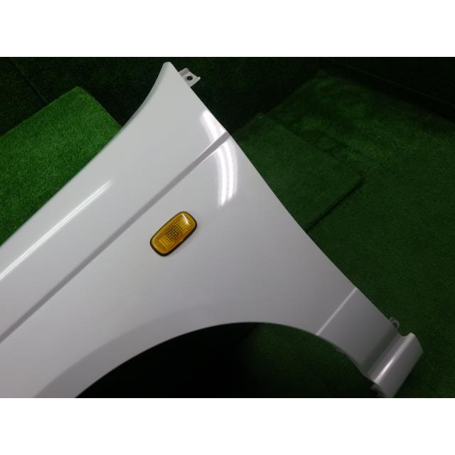 ブルーバード GF-ENU14 左Fフェンダー QM1 白   63101-8E030  9072 |  | 04