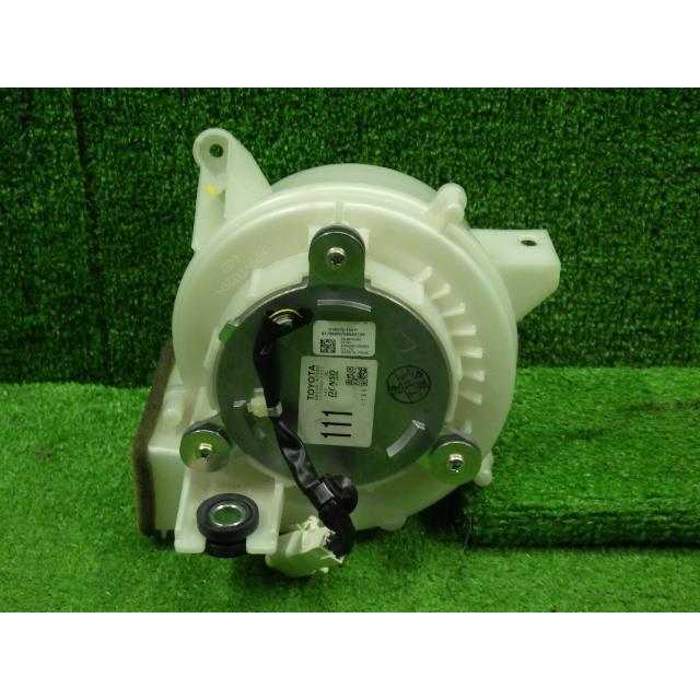 プリウス DAA-ZVW30     HV用電動ファンモーター G9230-47020  9130 | プリウス | 01