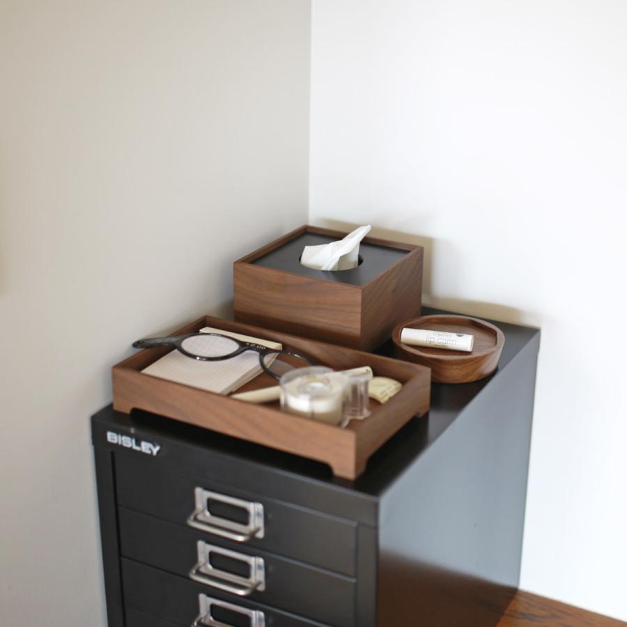 ウォールナットの削り出しアクセサリートレイ |  | 04