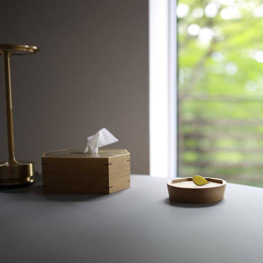 オークの削り出しアクセサリートレイ |  | 01