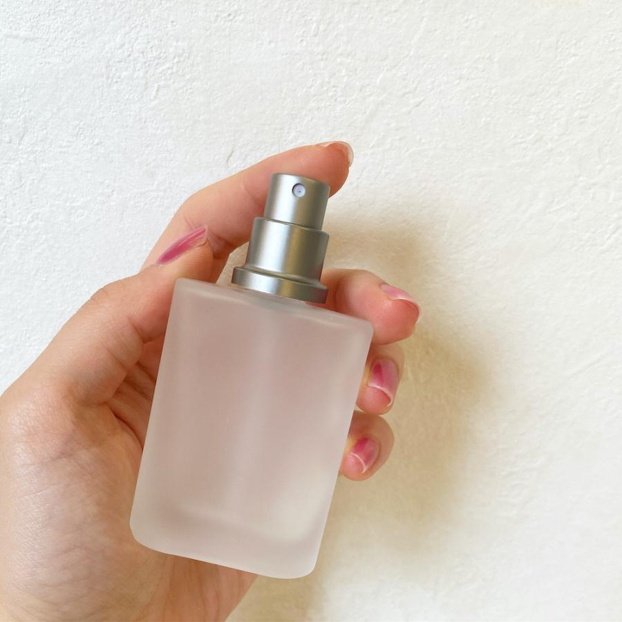 フロスト加工 スプレー瓶】30ml シルバーキャップ ホワイト 香水 フロスト加工 スプレー瓶】30ml シルバーキャップ ホワイト 香水