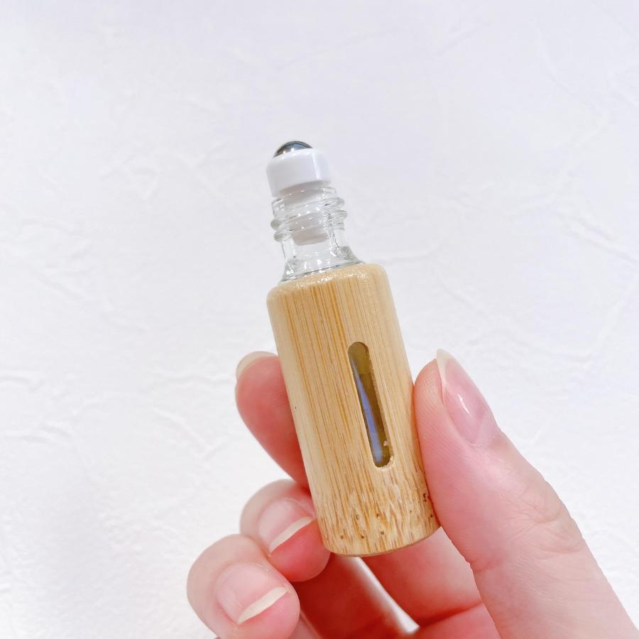 【ロールオン ボトル】5ml バンブー ウッド 詰替 容器 ナチュラル 北欧 アロマ 精油 エッセンシャルオイル 香水 手作り 器材 旅行 詰替 容器 化粧 携帯｜lessentiel-japon｜02