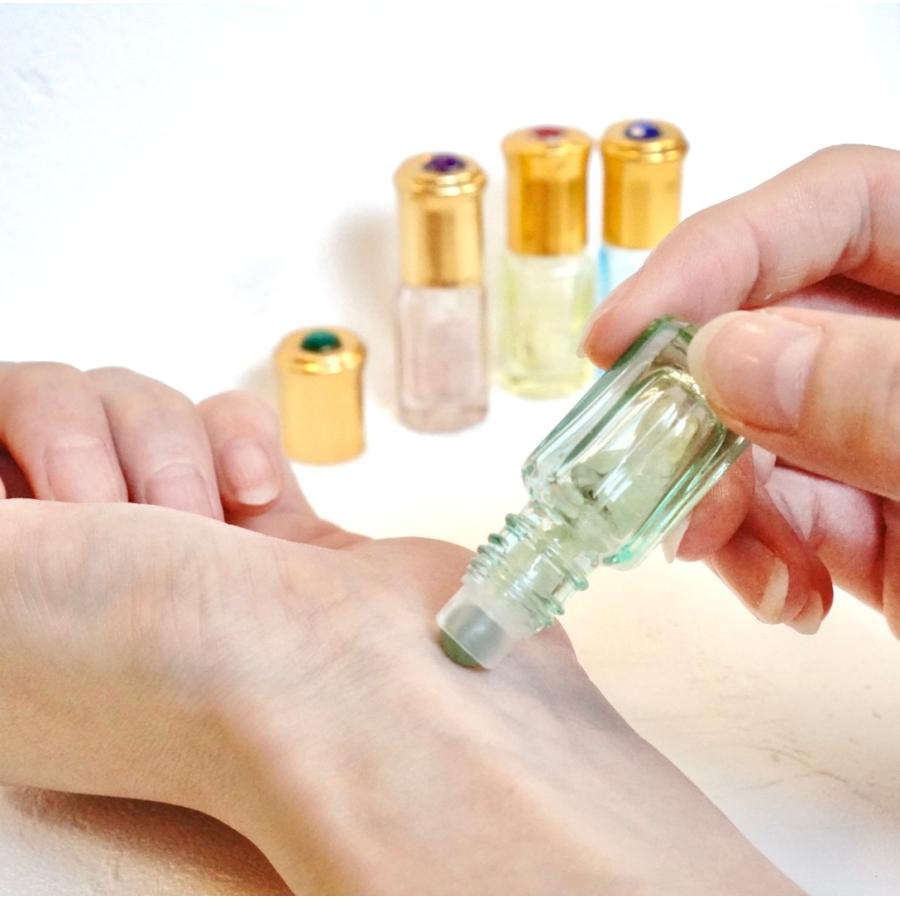 【天然石ミニガラスロールオンボトル】3ml 宝石 パワーストーン 月 星 ムーン ゴールドキャップ  ジェムストーン 携帯 化粧 アロマ 精油 高級 遮光性 おしゃれ |  | 09