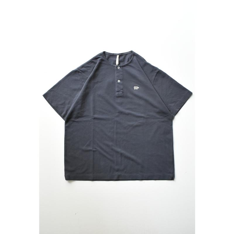 NEW!】SCYE BASICS (サイベーシックス) Cotton Pique Henley Neck
