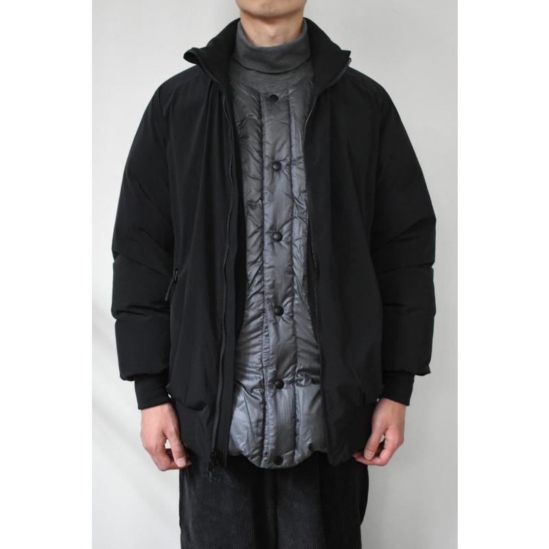 【SALE!】Scye (サイ) Nylon Stretch Reversible Down Jacket [BLACK]の画像