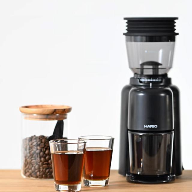 HARIO ハリオ V60 電動コーヒーグラインダーコンパクト ホワイト Amazon | HARIO ハリオ V60 電動コーヒーグラインダーコンパクト