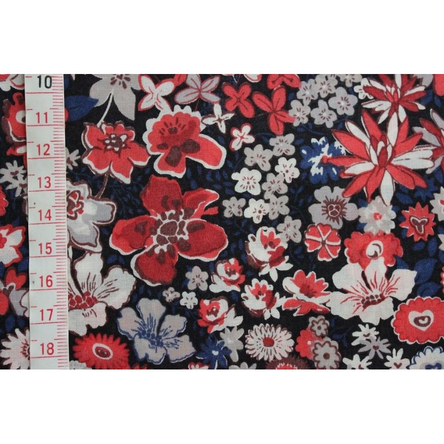 輸入リバティ タナローン生地 10秋冬コレクション ボゼンカ Bozenka レア 華やかな赤と青の花柄 ご注文は50cm以上でお願します Zq06gi0n69 インポートリバティ Nunoya 通販 Yahoo ショッピング