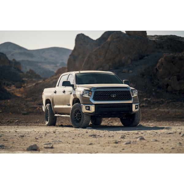 US オフ系 KMC KM722 TECHNIK 8.5J×17in IS18 139.7 アンスラサイト