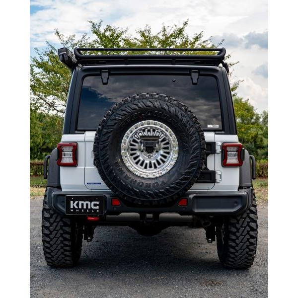 2025年モデル チューナー設定 マシーン KMC KM554 AZTEC 8.5J 17in IS±0 139.7 プラド ハイラックス FJ オーバーフェンダー車の画像