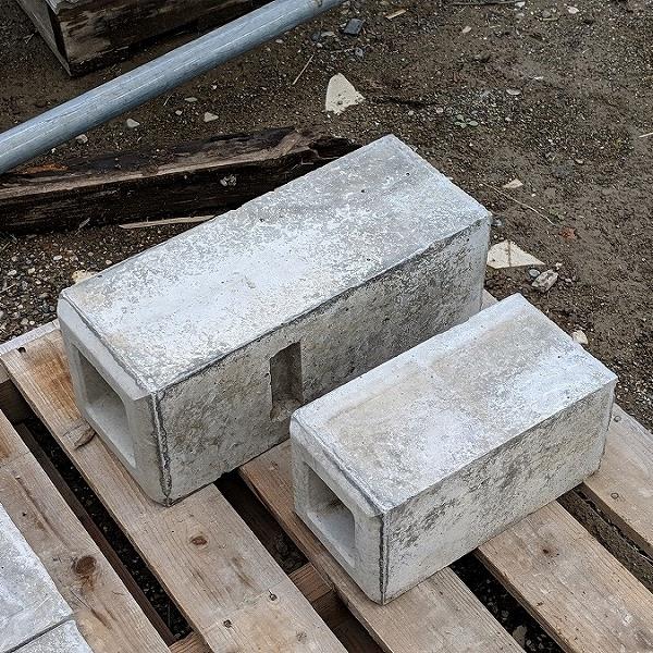送料無料 フェンスブロック（小） 70角用 (12.0kg) フェンス用