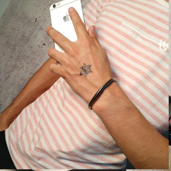 メンズ ブレスレット シルバー 黒 チタン腕輪 おしゃれ 高級 かっこいい 人気 男性 10代 代 30代 シンプル Bracelettitn02 バッグ小物のケリーバートbysteimi 通販 Yahoo ショッピング