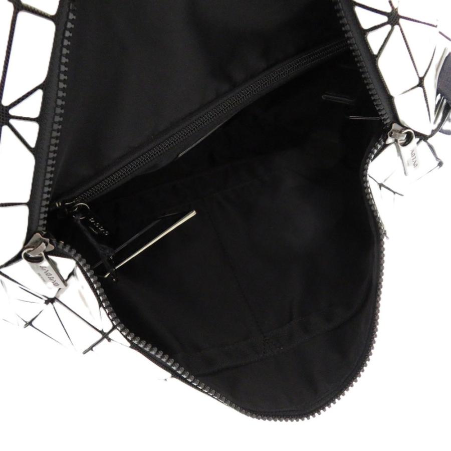 ISSEY MIYAKE（イッセイミヤケ） 美品 スラッシュ BAO BAO ISSEY