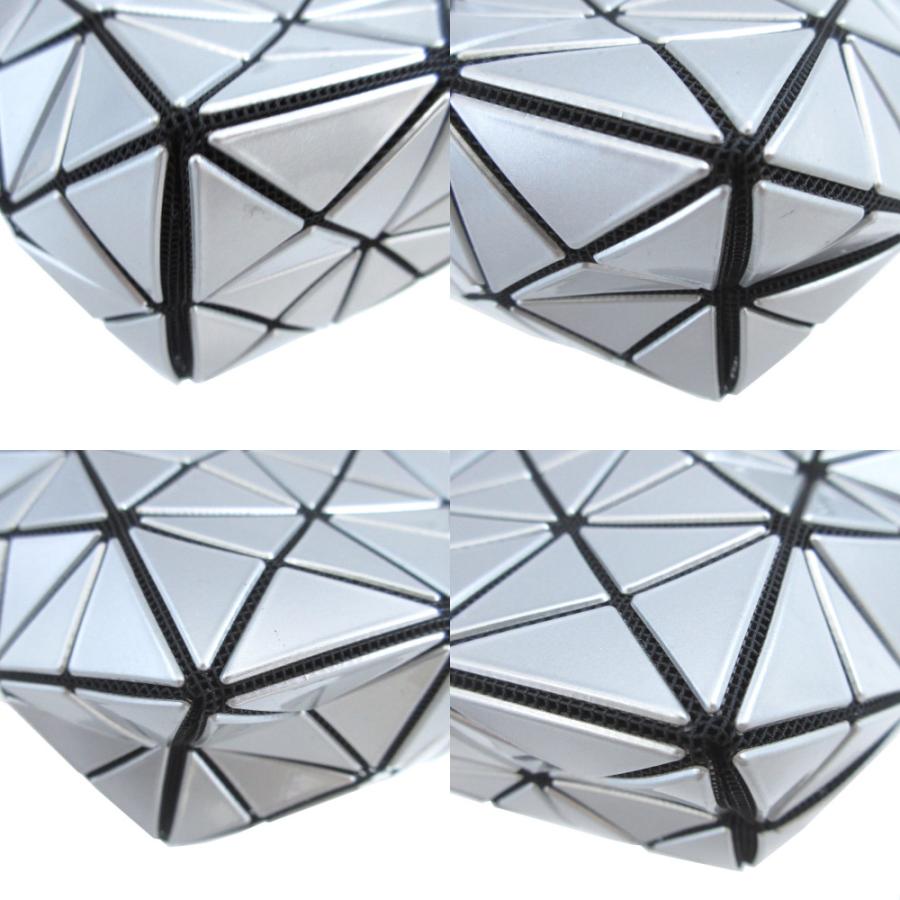 BAO BAO ISSEY MIYAKE シルバーポーチ ISSEY MIYAKE（イッセイミヤケ） 新品同様 バオバオ PVC シルバー