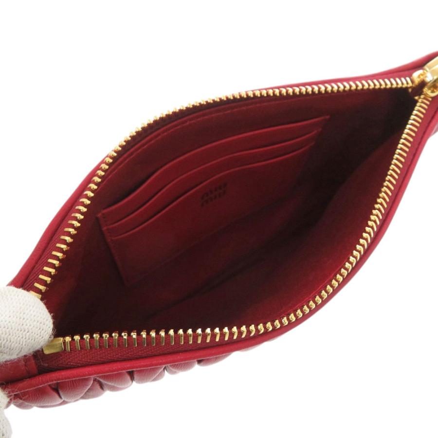 miu miu（ミュウミュウ） 新品同様 MINI CONTENITORE マトラッセ
