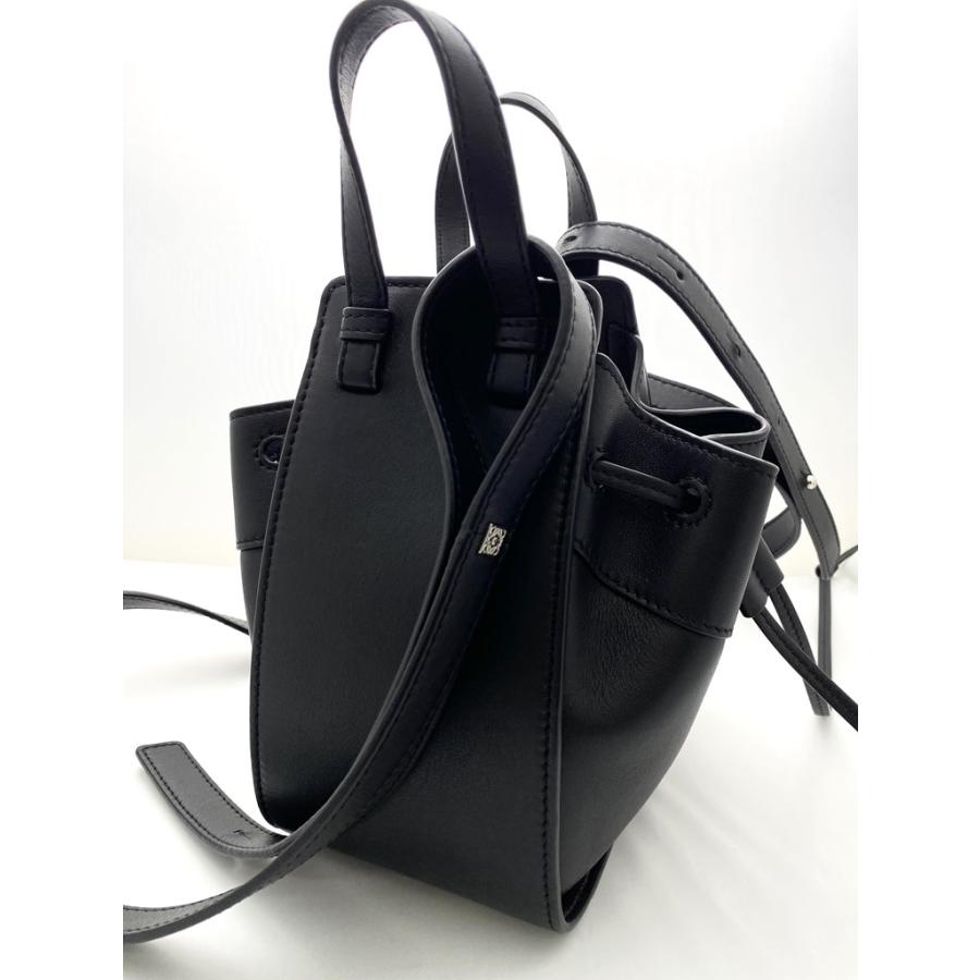 LOEWE（ロエベ） ハンモックスモール ブラック ショルダーバッグ 中古