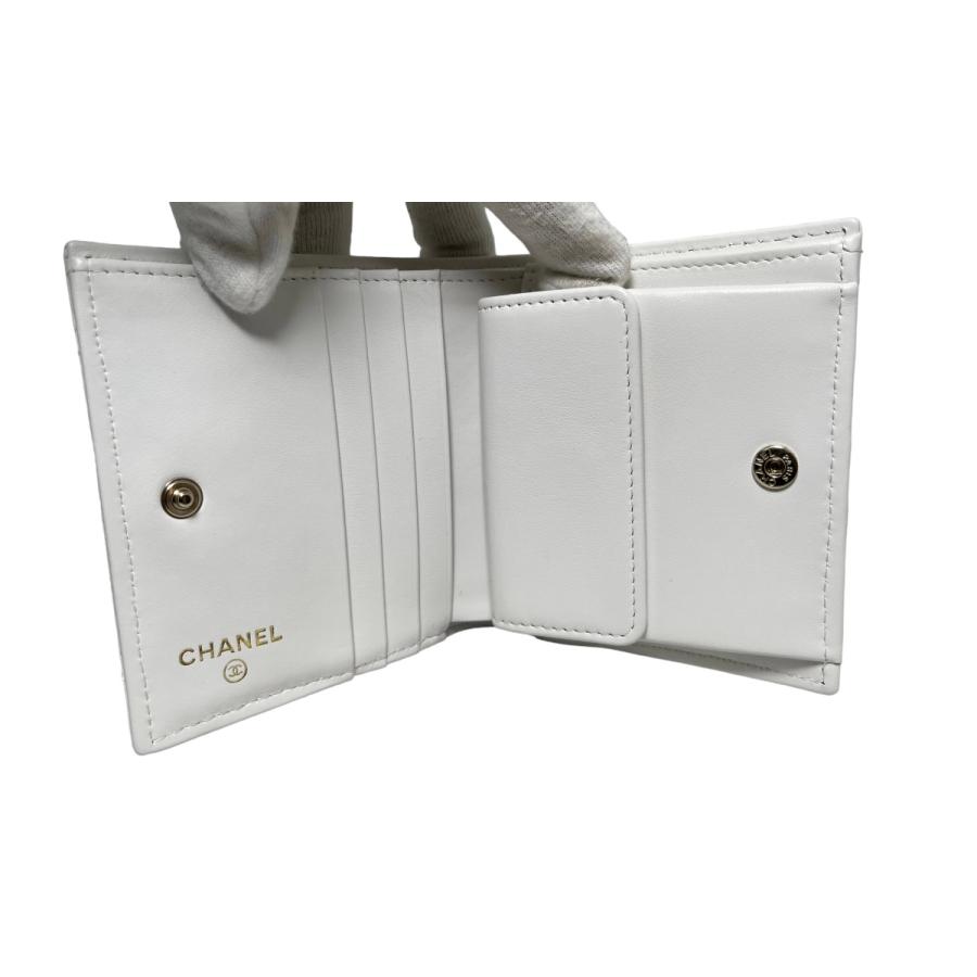 CHANEL（シャネル） 2つ折り財布 スモールウォレット ホワイト ミニ