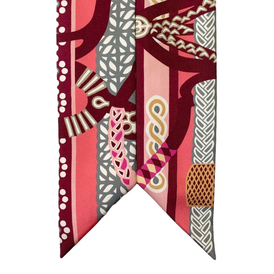 HERMES（エルメス） シルクスカーフ ツイリー 鐙の幻想 063921S 38
