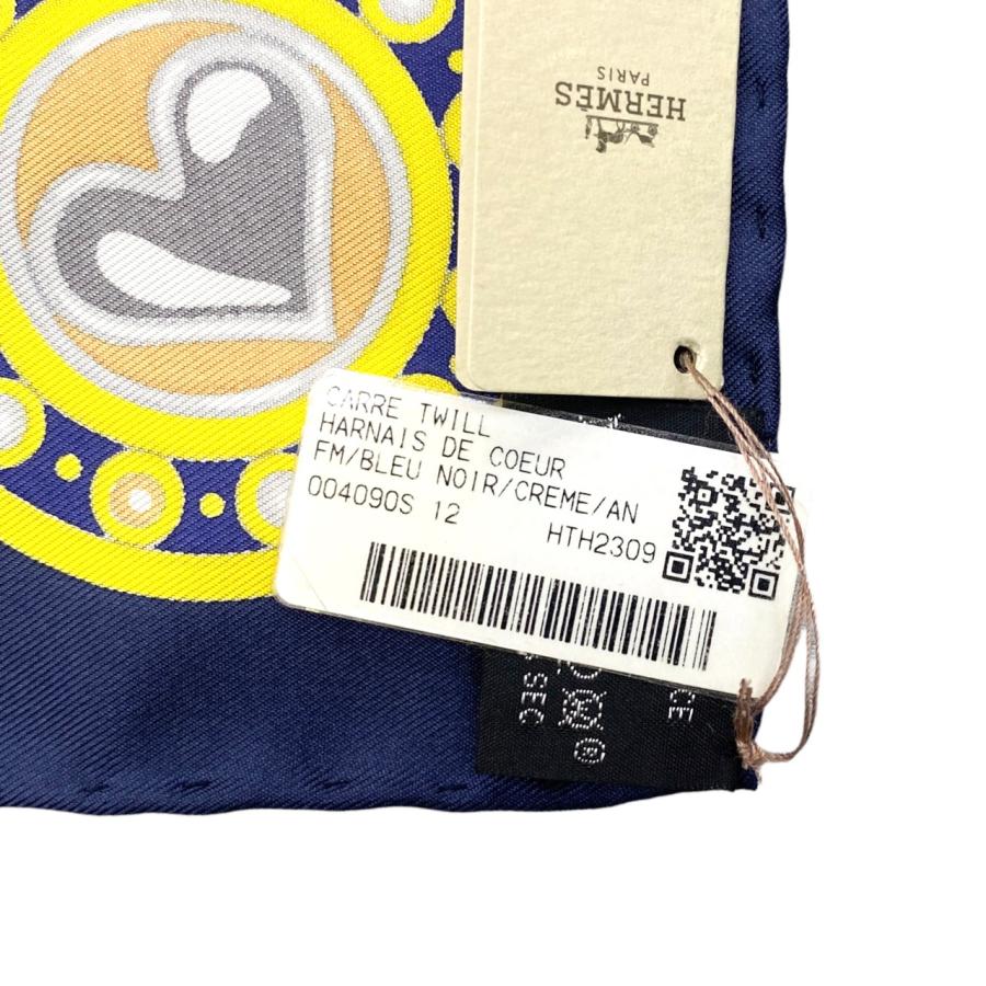 HERMES エルメス シルクスカーフ アルネ・ドゥ・クール 004090S HERMES エルメス シルクスカーフ アルネ・ドゥ・クール 004090S