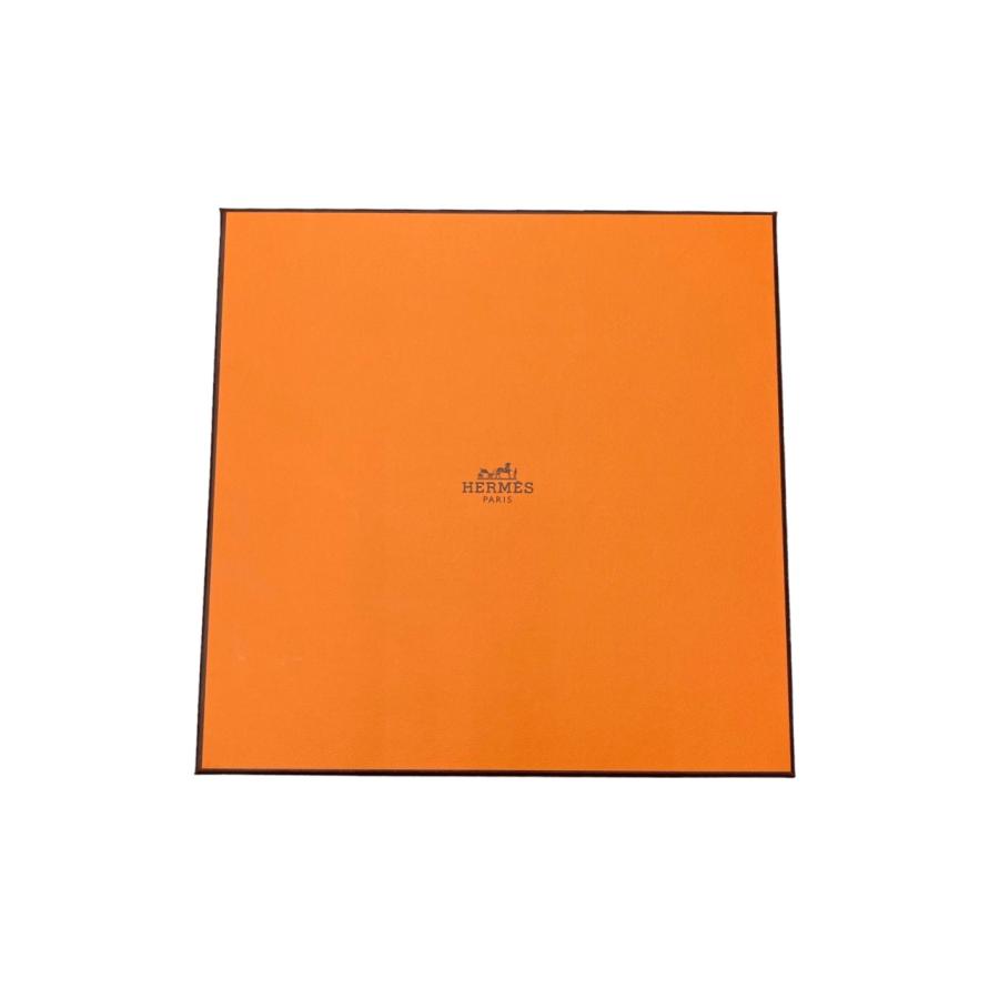 HERMES エルメス シルクスカーフ アルネ・ドゥ・クール 004090S HERMES エルメス シルクスカーフ アルネ・ドゥ・クール 004090S
