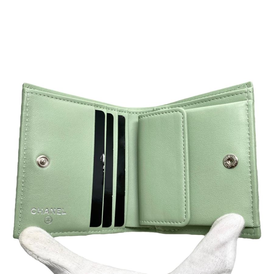 CHANEL 二つ折り財布 ミントグリーン ミント グリーン（緑）系 CHANEL(シャネル) 財布・小物