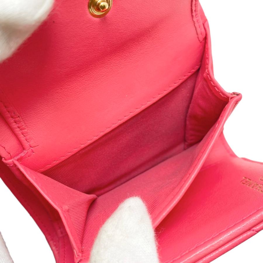 A✨ CHANEL ディズヌフ19 三つ折り財布 マトラッセ ココマーク CHANEL シャネル19 3つ折り財布 スモールフラップウォレット