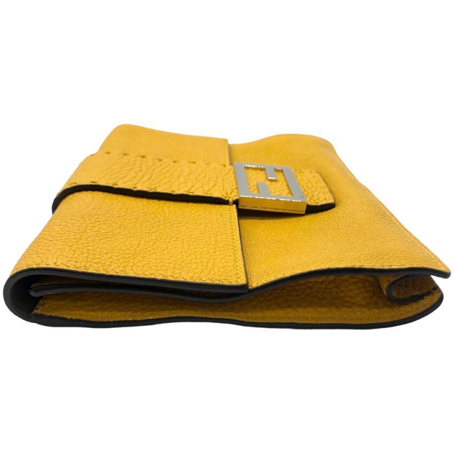 FENDI（フェンディ） ショルダーバッグ フラット バゲット ミディアム