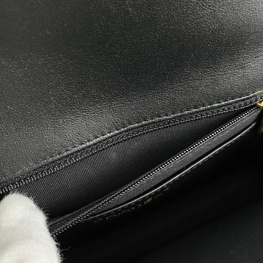 CHANEL（シャネル） ショルダーバッグ ハートチェーン AP4900