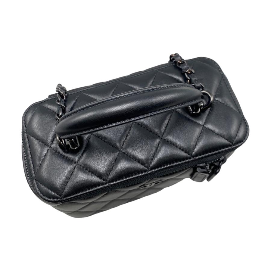 【希少超美品】シャネル マトラッセ 黒エナメル バニティ ショルダー CHANEL - レア CHANEL ミニバニティ チェーンバッグ マトラッセの通販