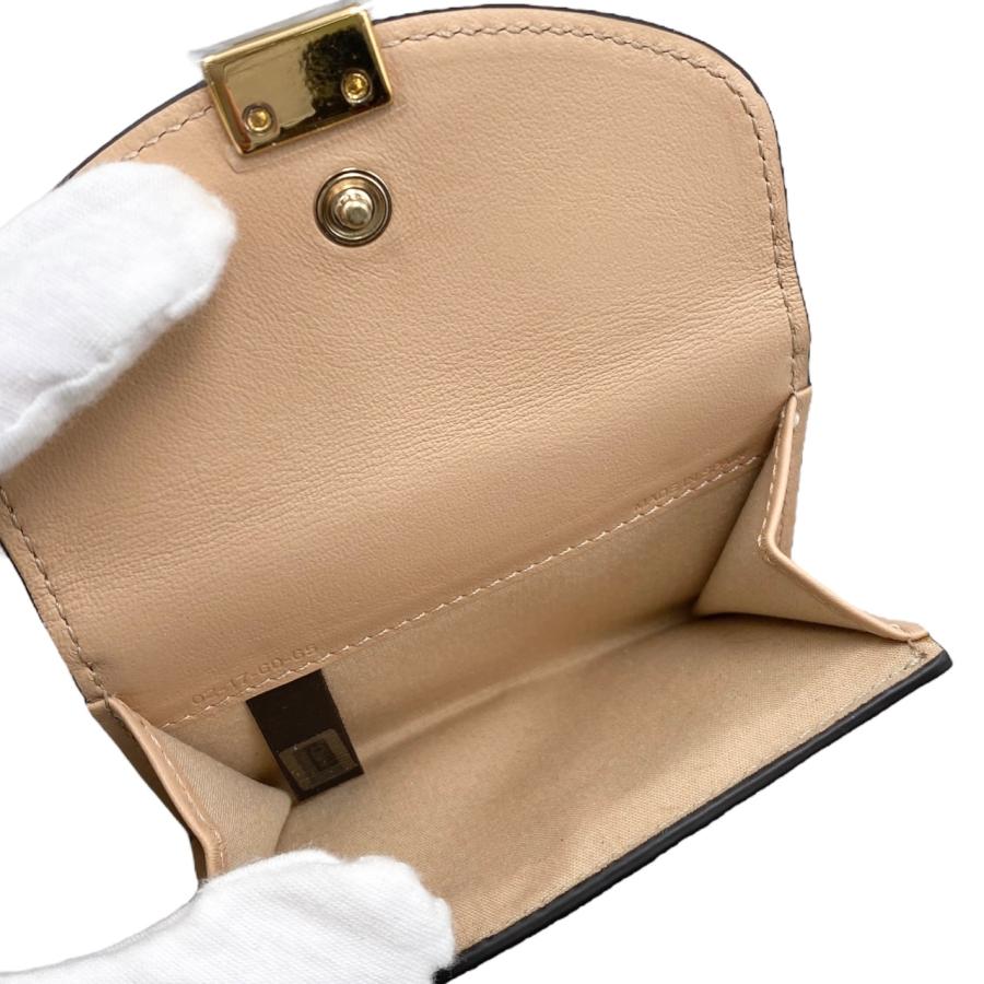 Chloe☆クロエ　ウォレット　三つ折り財布　付属品付　ゴールド×ブラック Chloe クロエ chloe 財布 三つ折り財布 CHC21WP945 F57 ライト