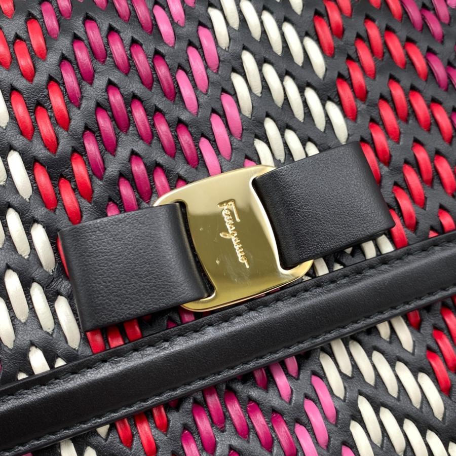 FERRAGAMO サルヴァトーレ フェラガモ ショルダーバッグ リボン