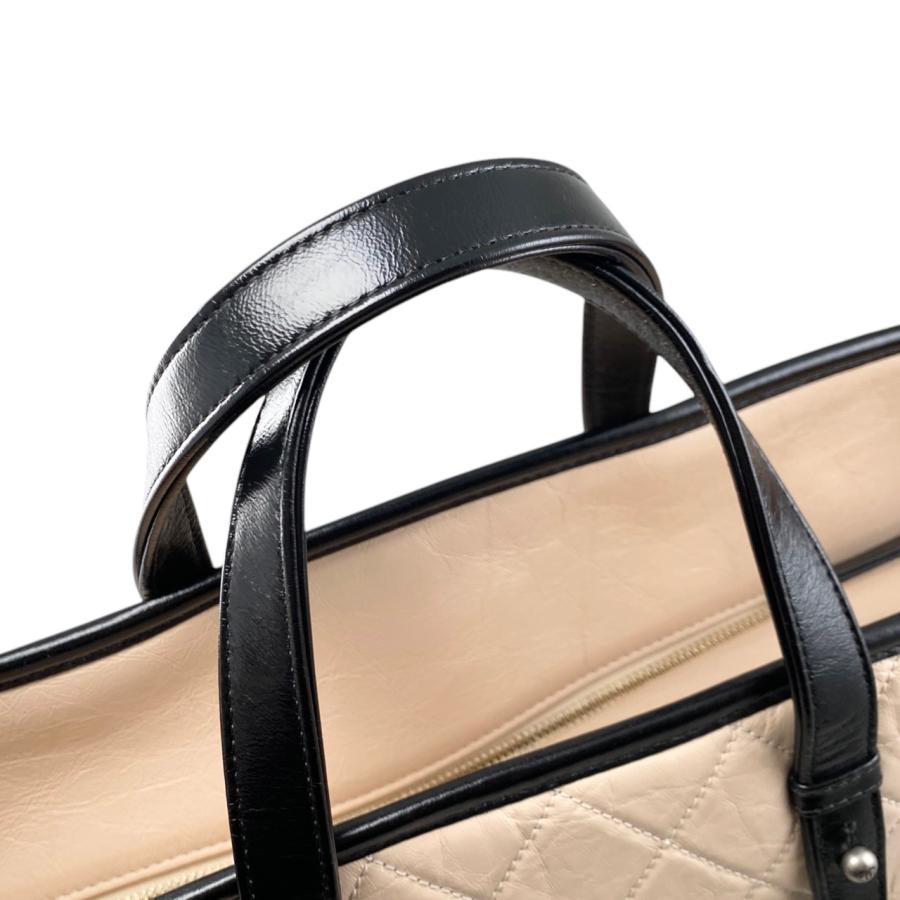 CHANEL ベージュ レザー バッグ シャネル　トート　ビジネス　ショルダー CHANEL ベージュ レザー バッグ シャネル トート ビジネス
