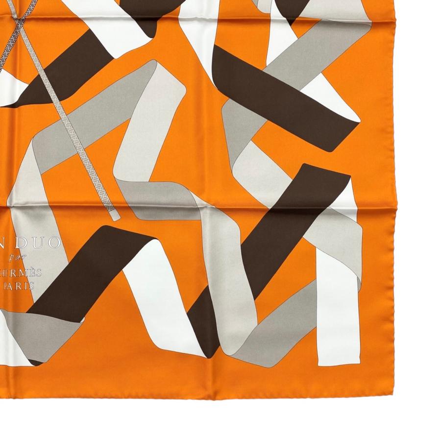 HERMES エルメス スカーフ オレンジ マルチカラー ハンカチ カレ45 HERMES エルメス スカーフ オレンジ マルチカラー ハンカチ カレ