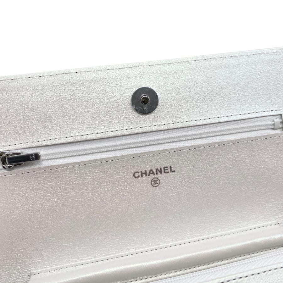 CHANEL チェーンウォレット　ショルダーバッグ　シルバー　ラム　マトラッセ ラムスキン CHANEL CHAIN WALLET(シャネル チェーンウォレット