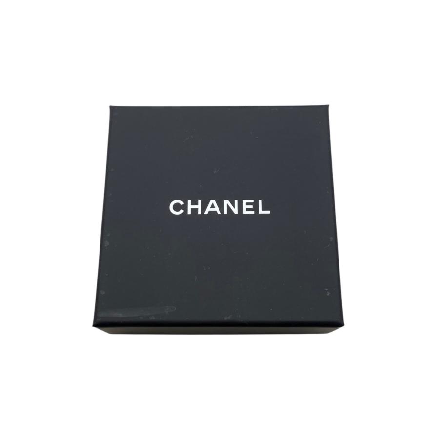 CHANEL シャネル　ブローチ　ゴールド　プレート CHANEL ブローチゴールド大きめデザイン