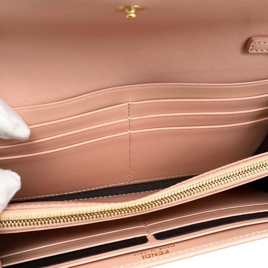 FENDI（フェンディ） 2つ折り長財布 チェーンコンチネンタルウォレット
