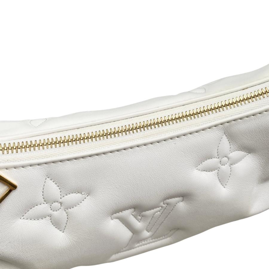 美品！LOUIS VUITTON ルイ・ヴィトン オーバーザ ムーン　ホワイト 美品 LOUIS VUITTON ルイヴィトン オーバーザムーン 白 ホワイト